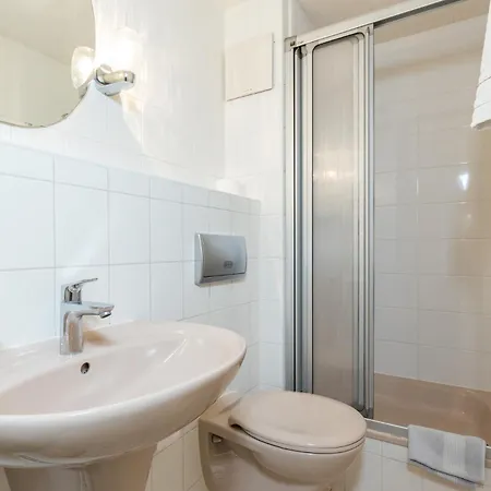 Gaestehaus Anita بيت ضيافة غايلينغِن