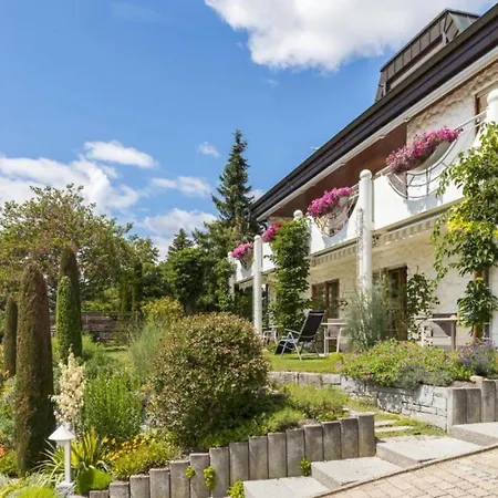 Gaestehaus Anita بيت ضيافة 3*